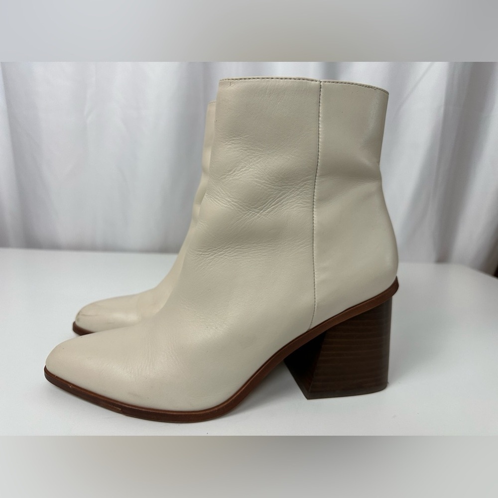 Dolce Vita Ivory Leather Ankle Boots Size 8